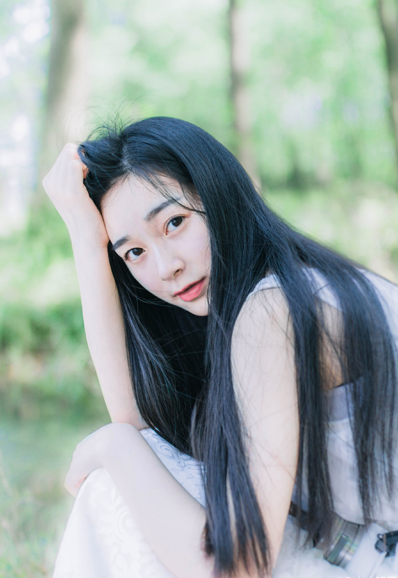 “呵~”刘璋无奈的笑了起来，外面响起了喊杀声，虽然民心所向，但终究还是有那么一批人选择了反抗，哪怕这份反抗，在此时已经没有任何意义。